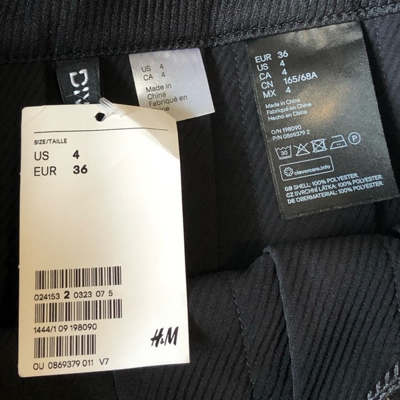 Super Cute Never Worn With Tags Black H&M Pleated School/Tennis Skirt - Picture 5 of 5